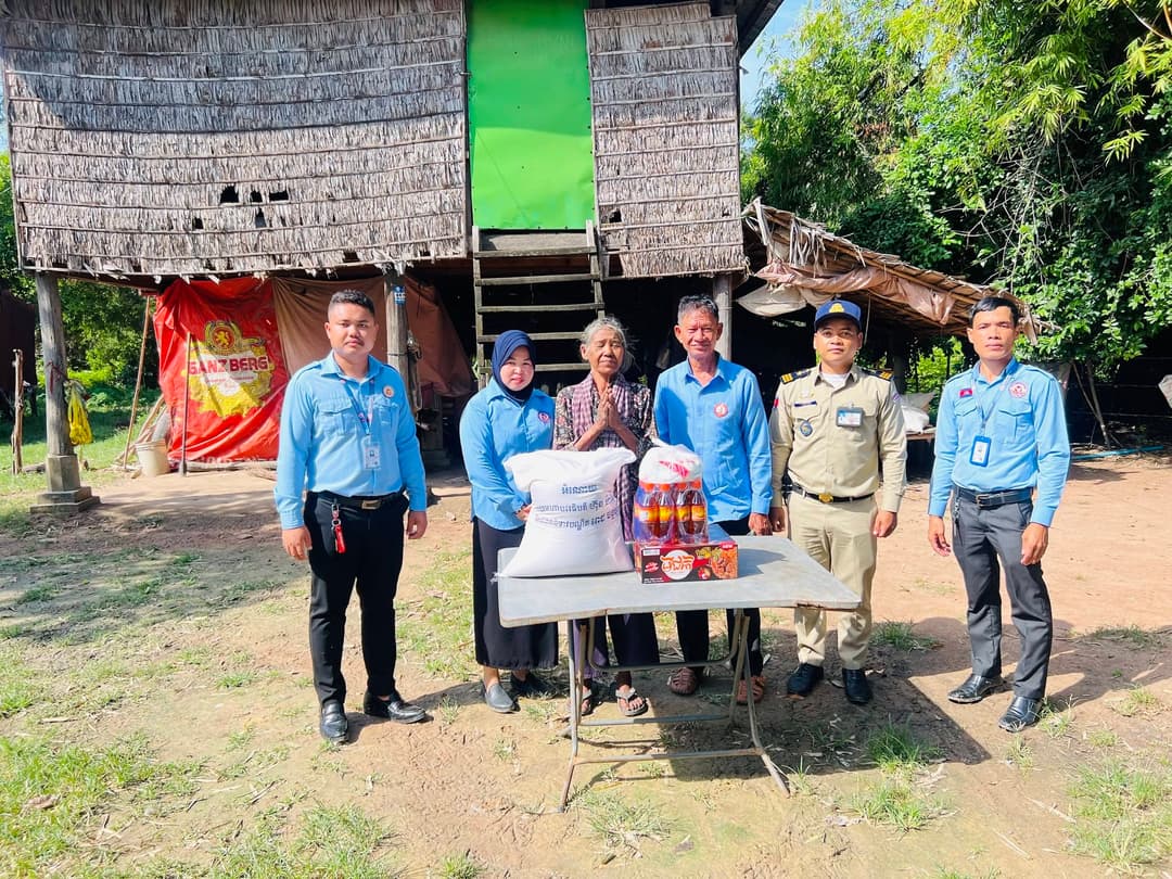 ជំនួយសប្បុរសធម៌ដល់គ្រួសារខ្វះខាត-7